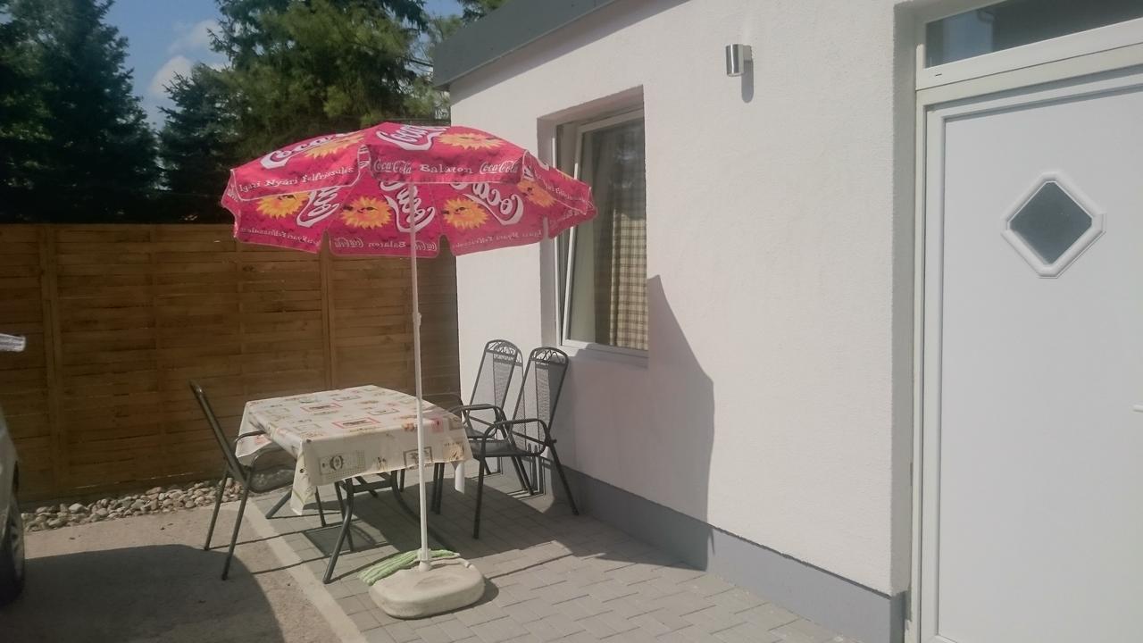 Piccolo Panzio Bed and Breakfast Balatonfenyves Exterior foto